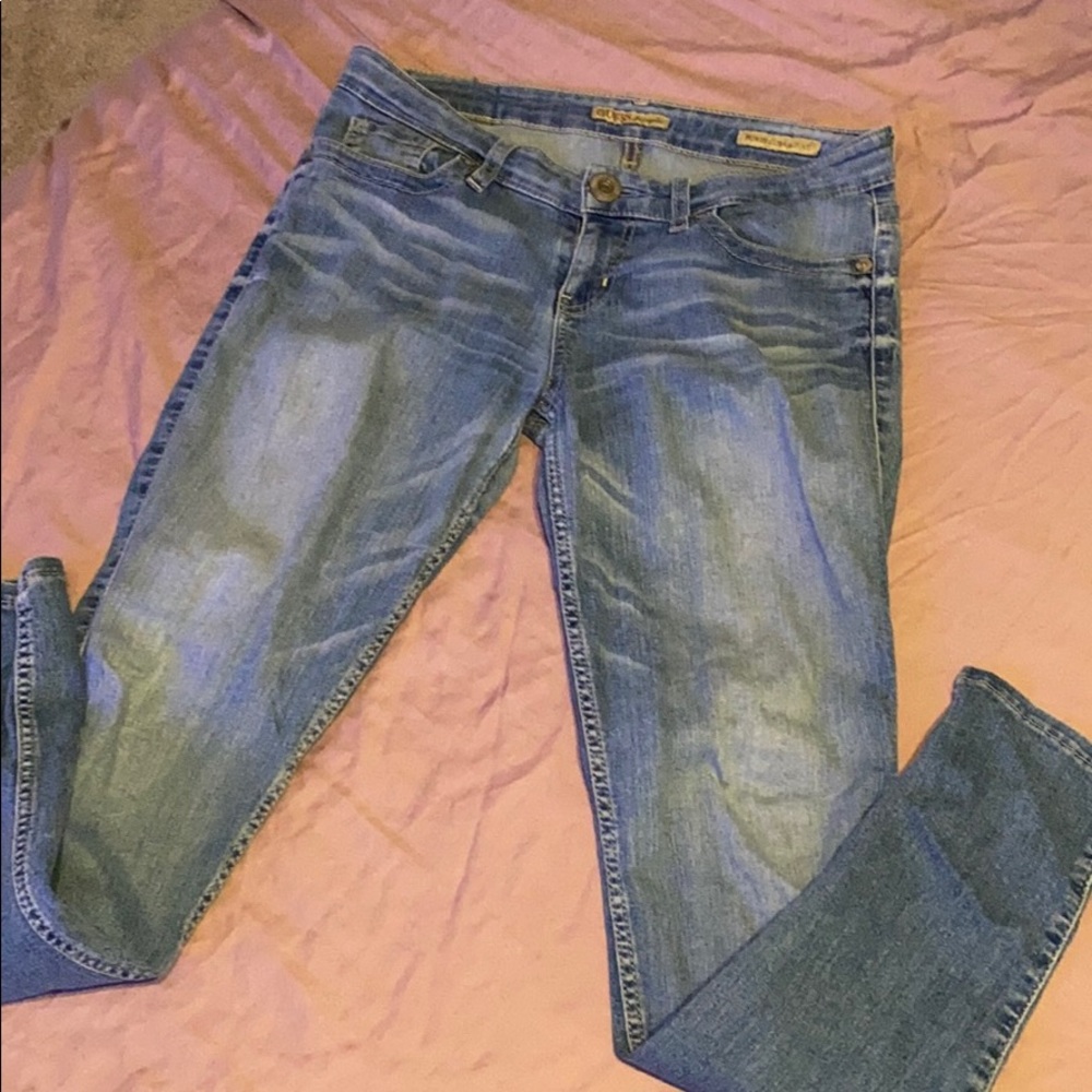 GUESS SIZE 29 skinny jeans